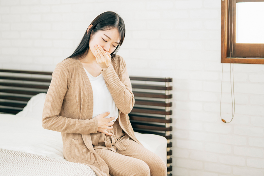 食後の胸やけ・吐き気の原因と治療について